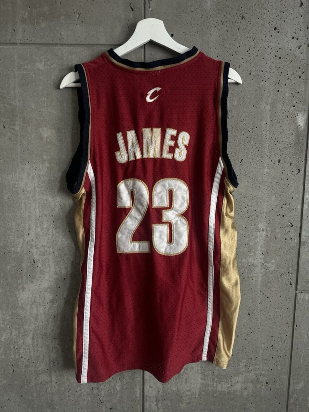 Vintage Reebok Cleveland Cavaliers LeBron James Jersey Men’s M NBA - Picture 6 of 7